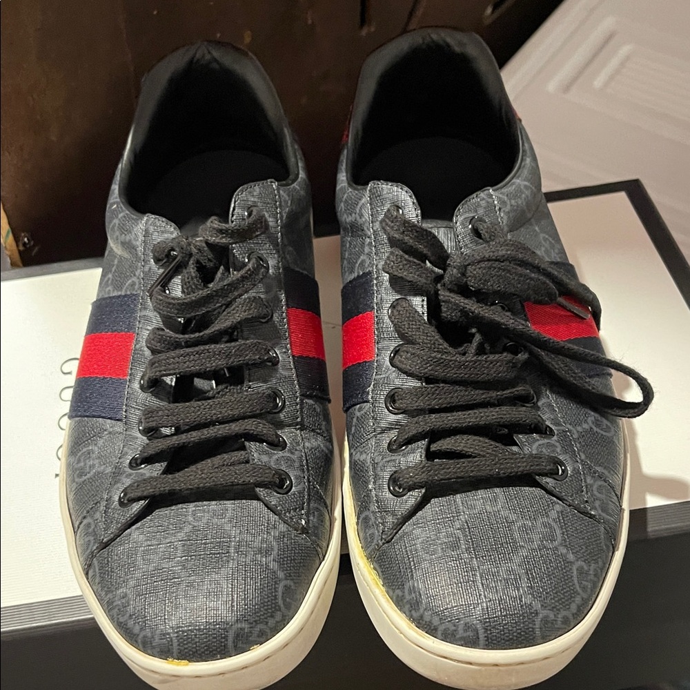 Gucci Men's Black and Red Stripe Sneakers - Picture 2 of 7